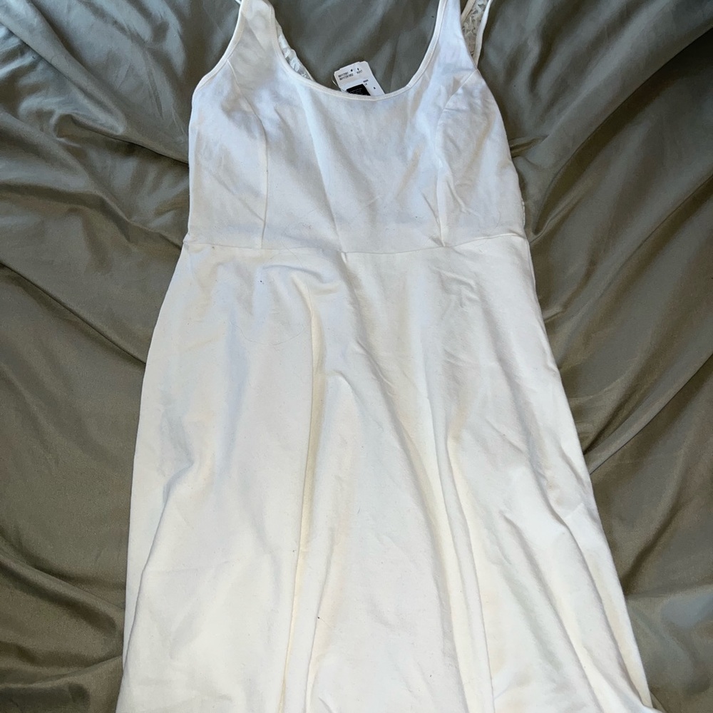 Forever 21 lace back dress